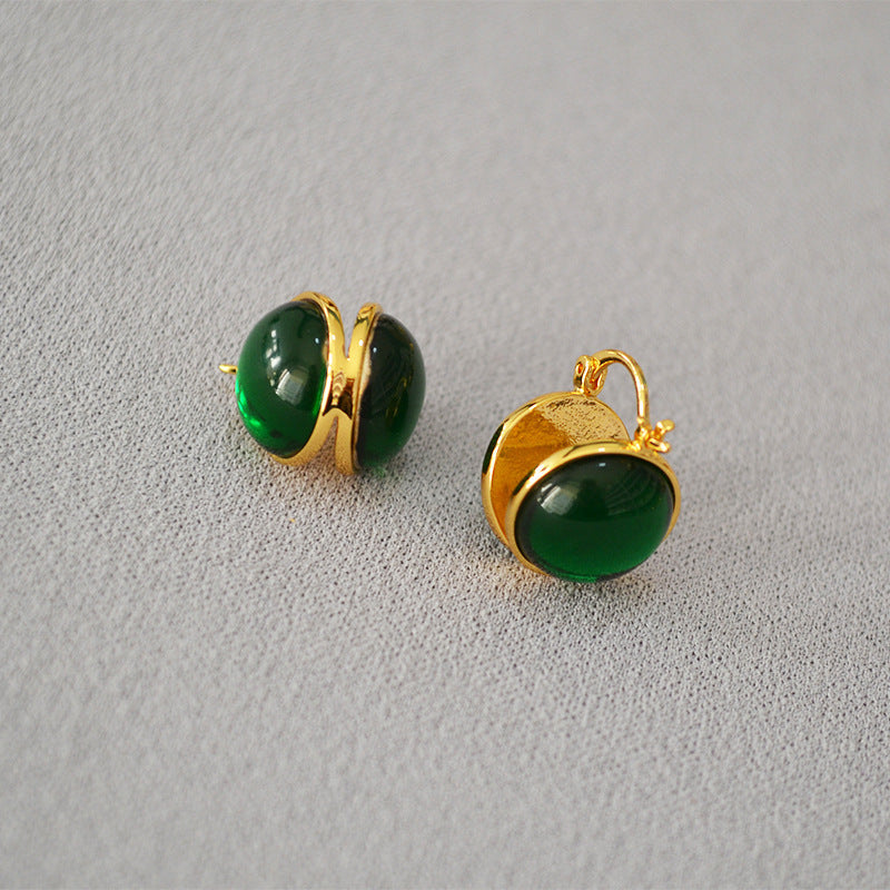 Charming Gold Earring for Any Occasion
