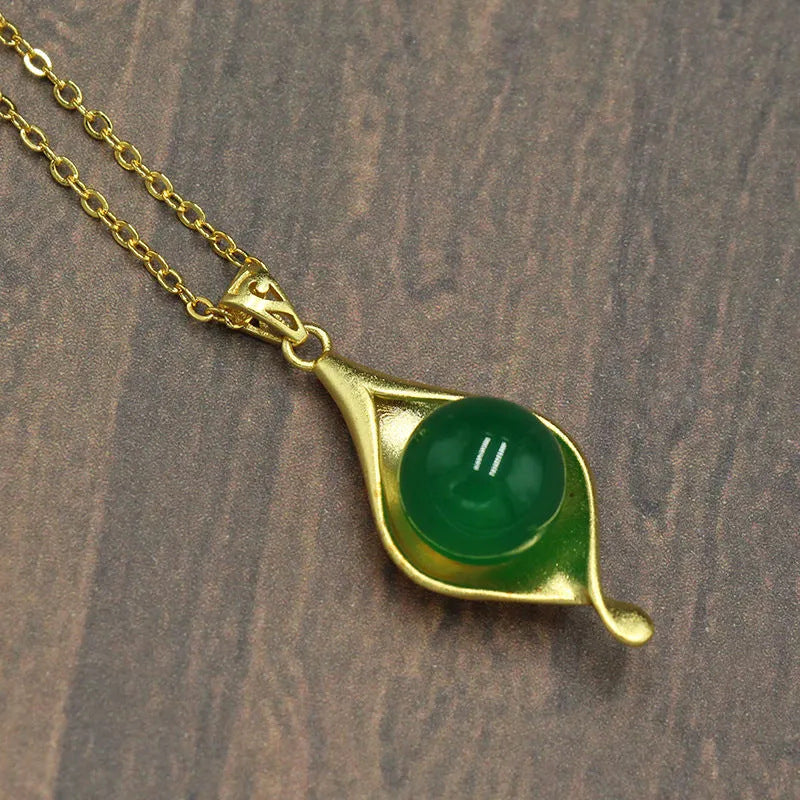 Romantic Gold Necklace for Special Moments