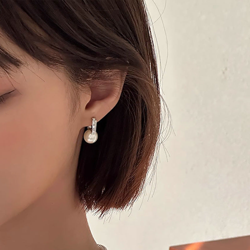 Romantic Pearl Earring for Special Moments