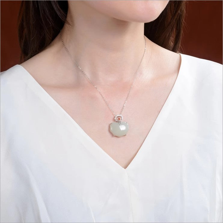 Charming Silver Set for Any Occasion