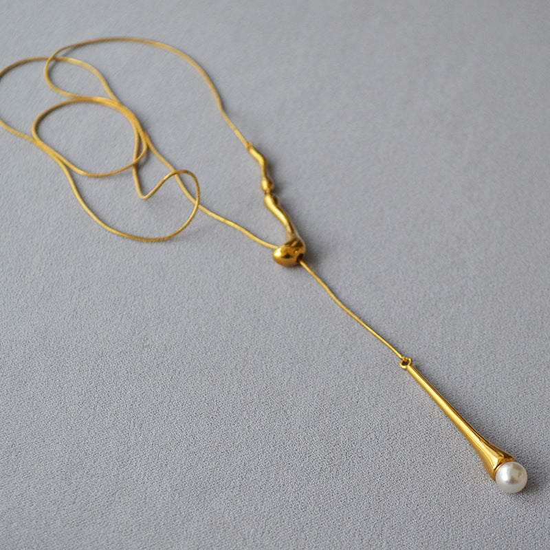 Classic Pearl Necklace with Timeless Appeal