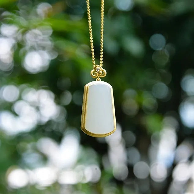Beautiful Silver Necklace with Unique Style