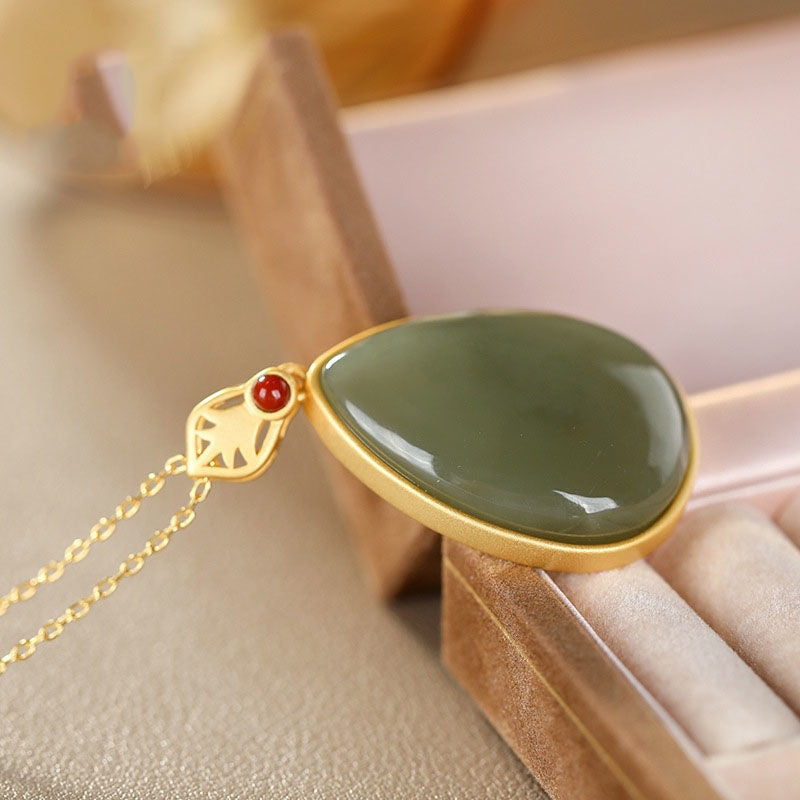 Stunning Gold Necklace for Daily Wear