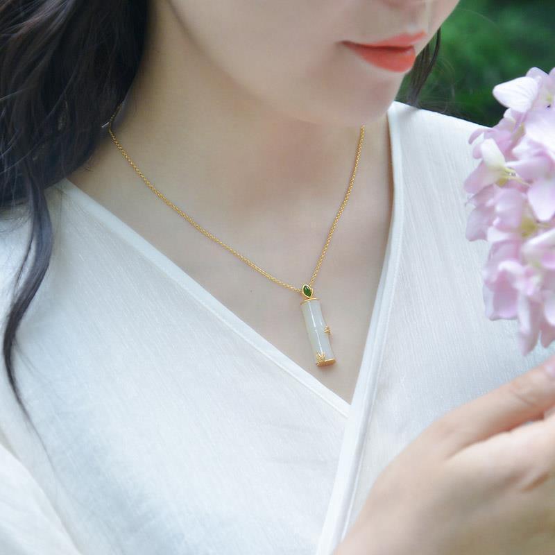 Charming Silver Necklace for Any Occasion