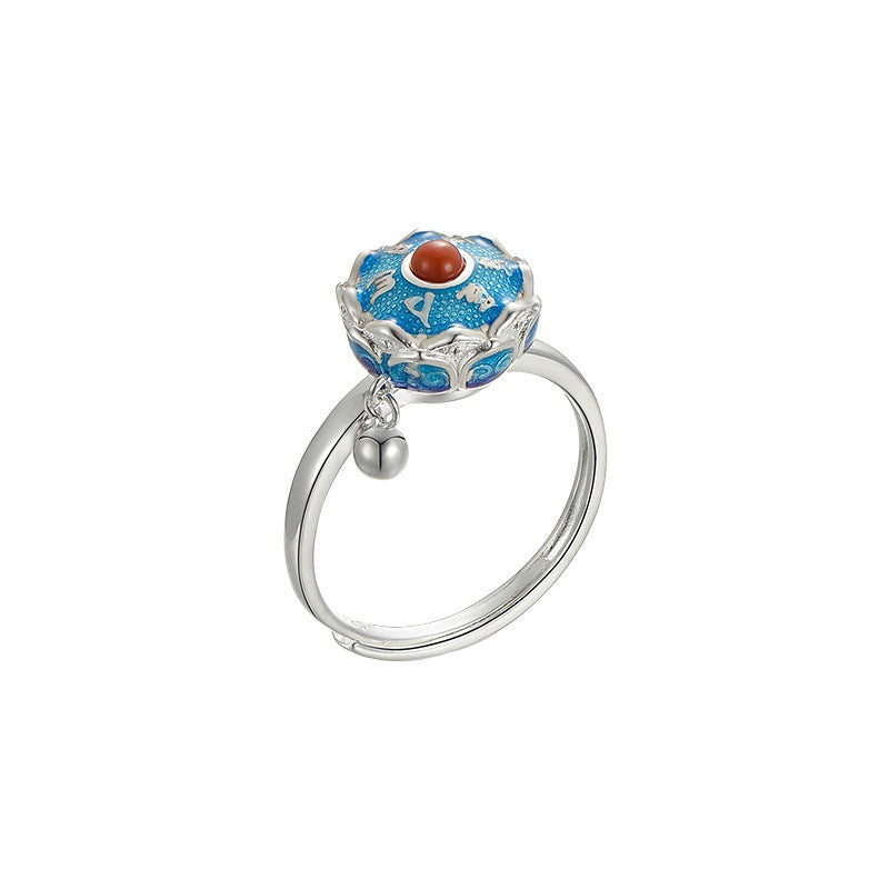 Classic Silver Ring with Timeless Appeal