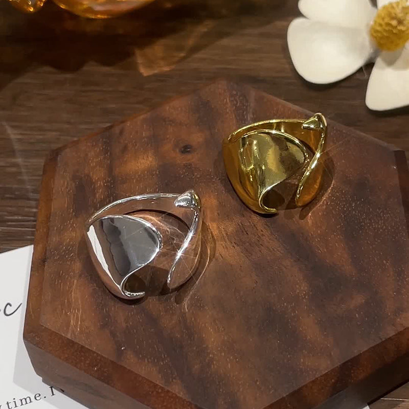 Charming Piece for Any Occasion