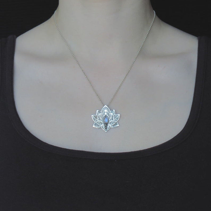Stunning Silver Necklace for Daily Wear