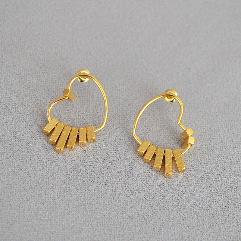 Classic Gold Earring with Timeless Appeal