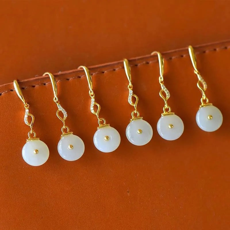 Charming Gold Earring for Any Occasion