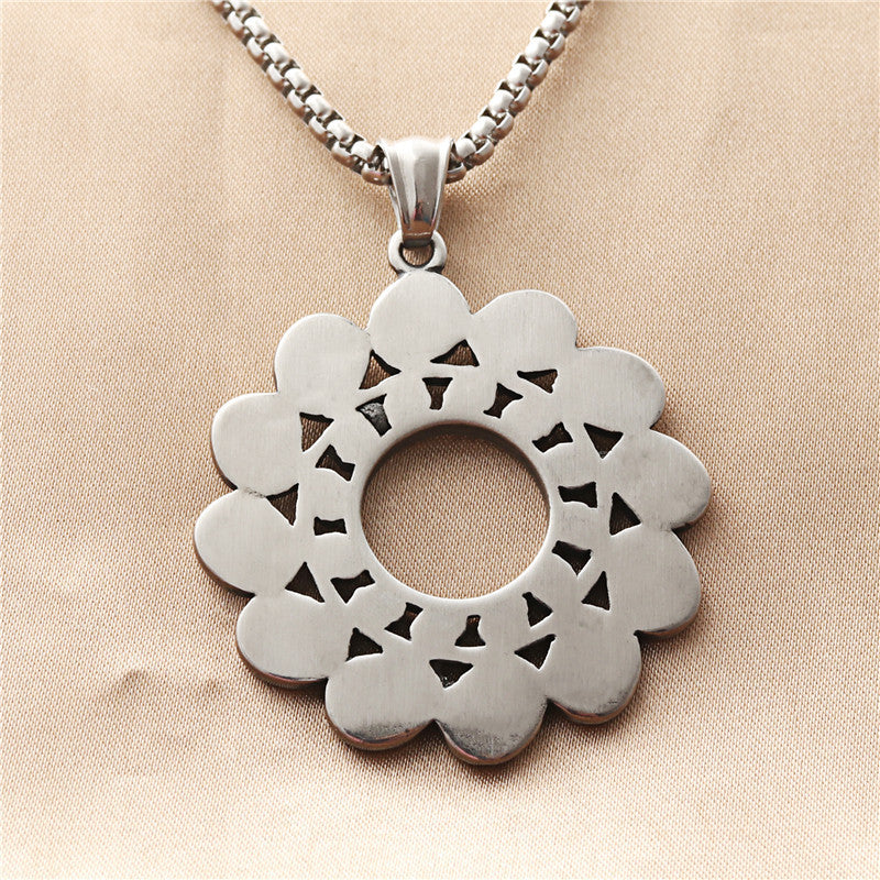 Charming Pendant for Any Occasion