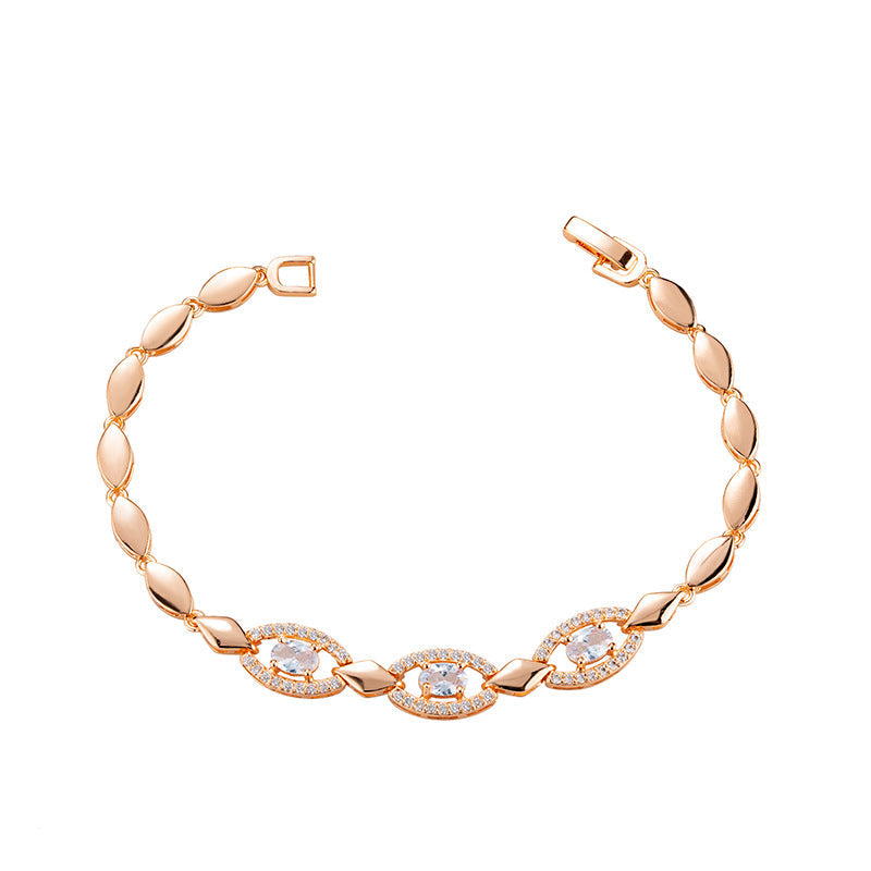 Romantic Gold Bracelet for Special Moments