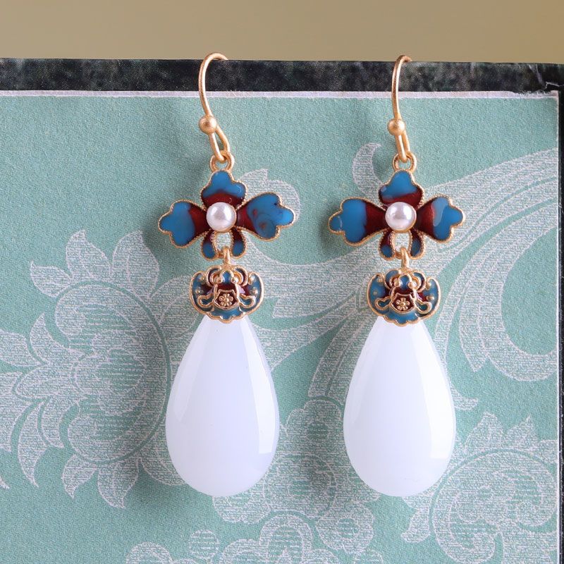 Stunning Gold Earring for Daily Wear