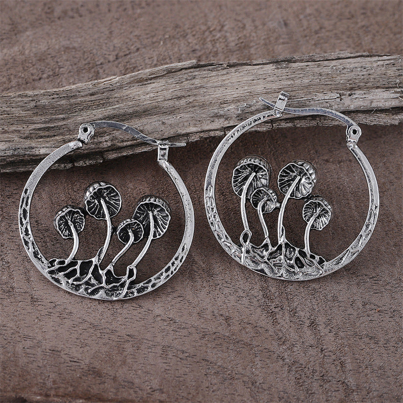 Charming Silver Earring for Any Occasion