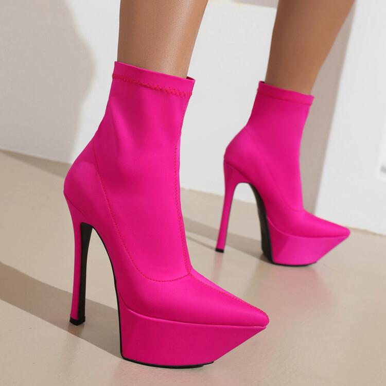 Graceful Orthopedic Boots for Modern Look