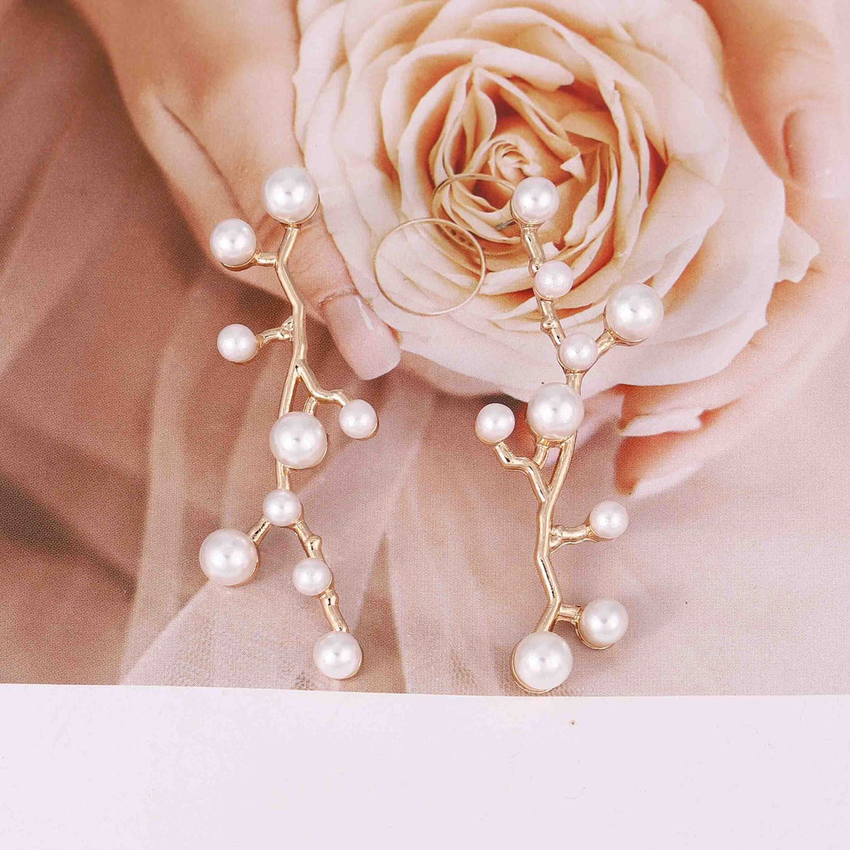 Classic Pearl Earring with Timeless Appeal