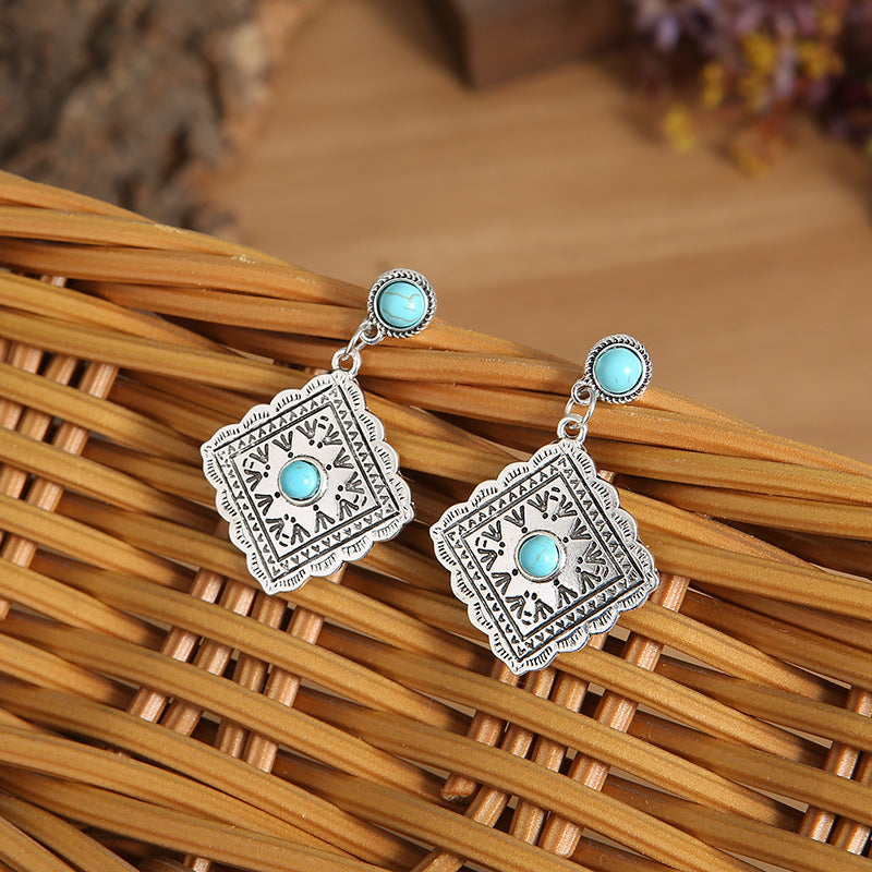 Charming Earring for Any Occasion