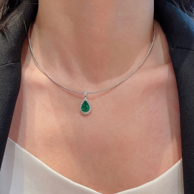 Charming Silver Necklace for Any Occasion