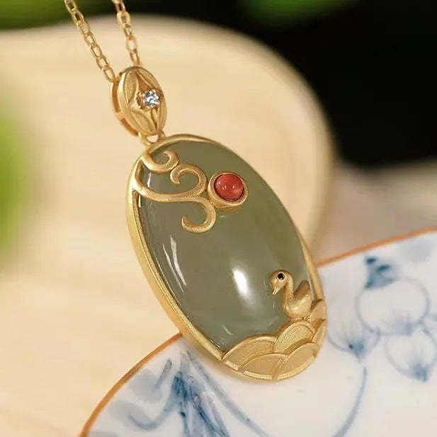 Charming Gold Necklace for Any Occasion