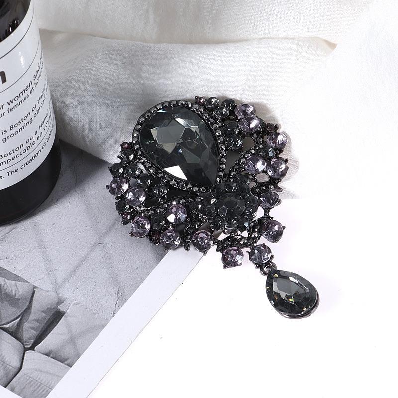 Charming Pendant for Any Occasion