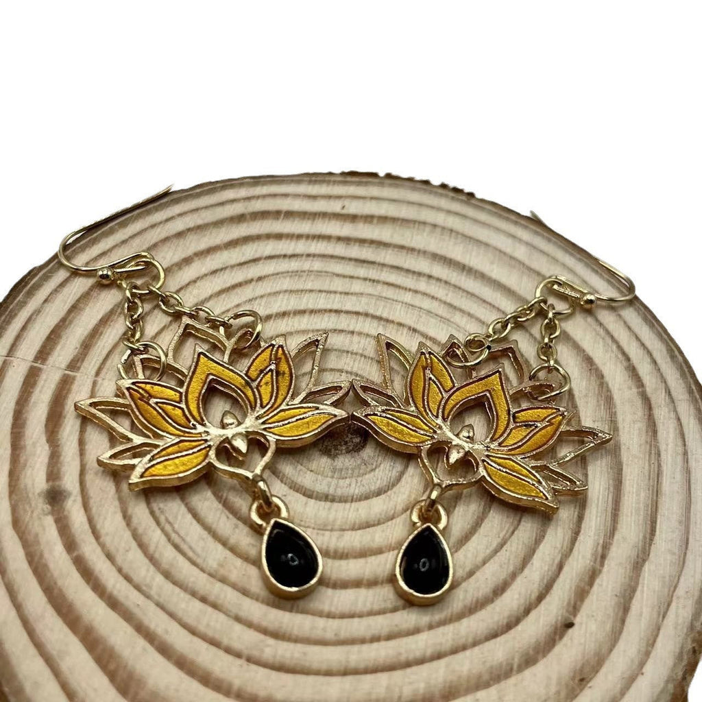 Beautiful Gold Earring with Unique Style