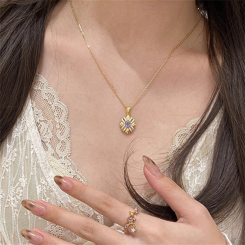 Beautiful Gold Necklace with Unique Style