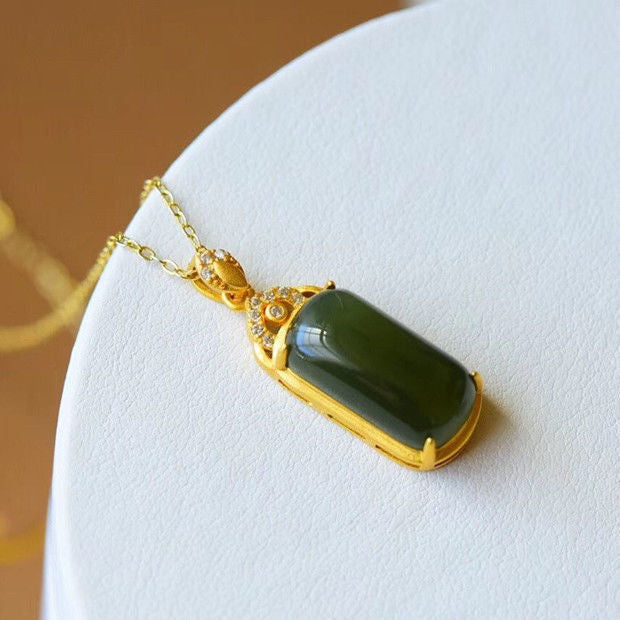 Classic Silver Pendant with Timeless Appeal