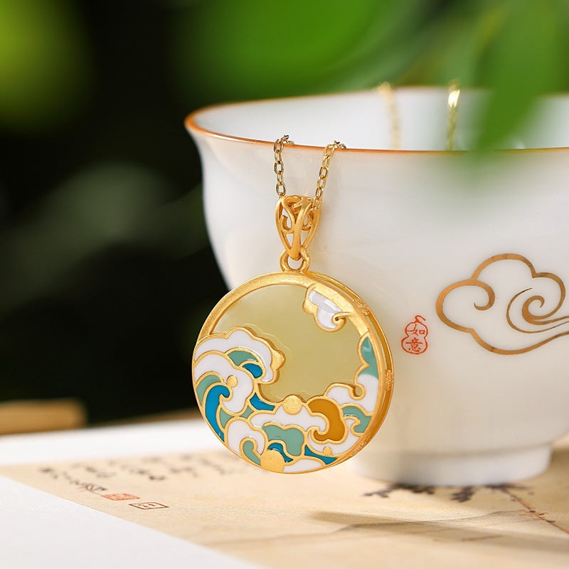 Beautiful Gold Piece with Unique Style