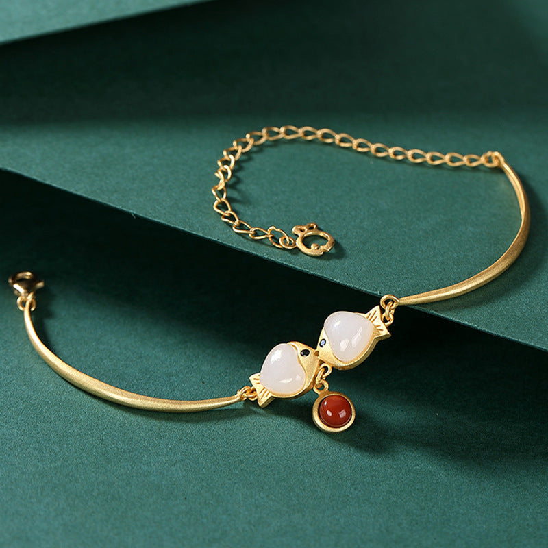 Romantic Gold Bracelet for Special Moments