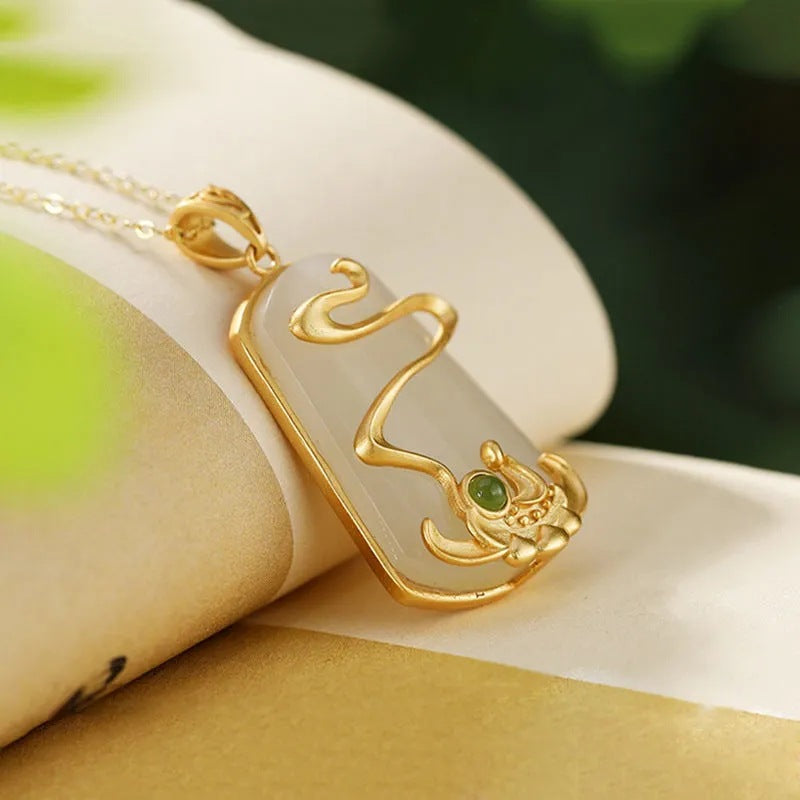 Beautiful Gold Necklace with Unique Style