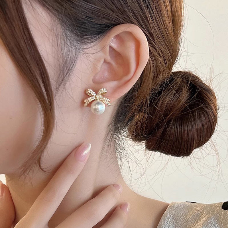 Classic Pearl Earring with Timeless Appeal