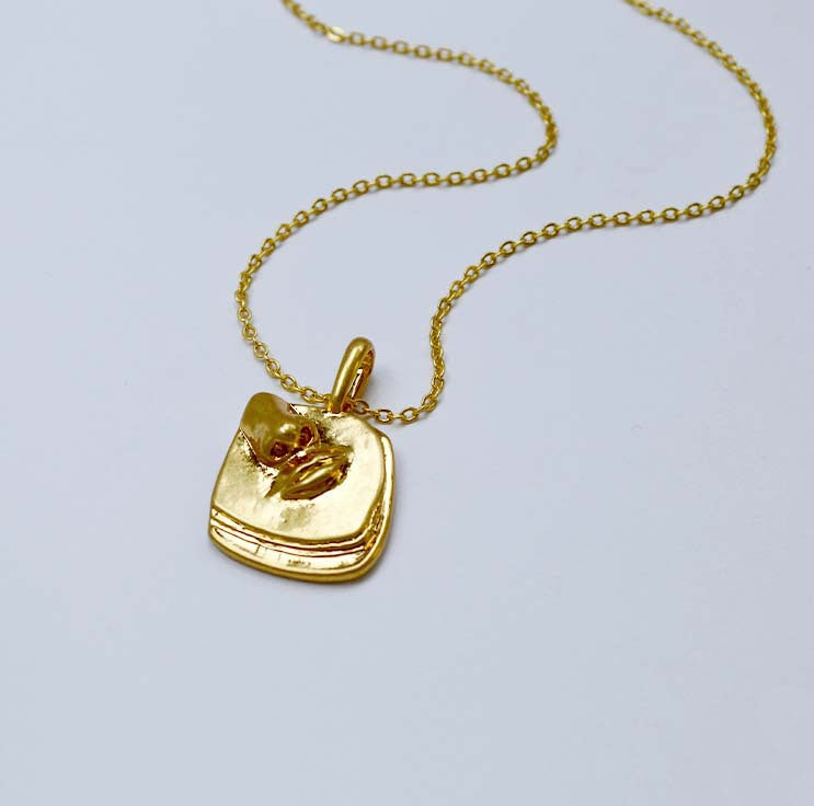 Stunning Gold Necklace for Daily Wear