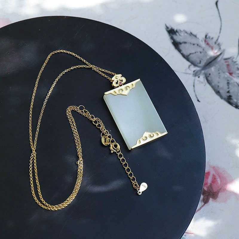 Beautiful Gold Set with Unique Style