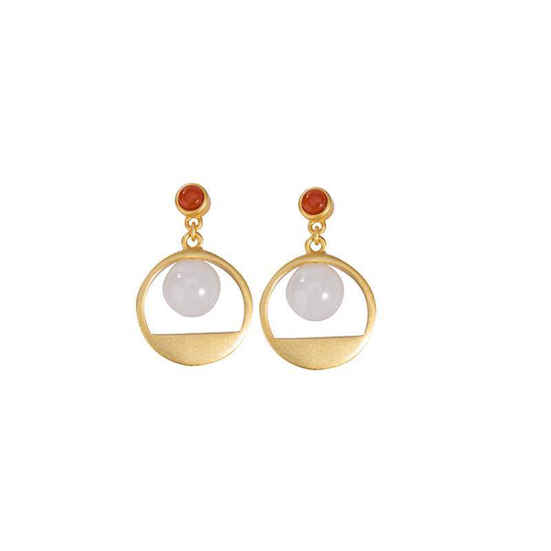 Romantic Gold Earring for Special Moments