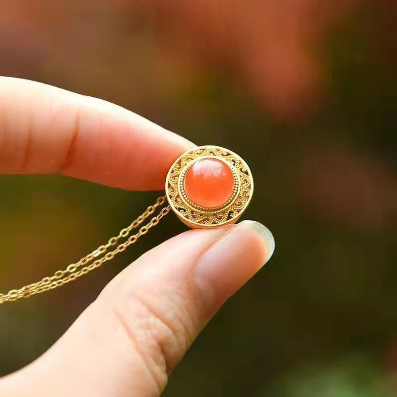 Beautiful Gold Necklace with Unique Style
