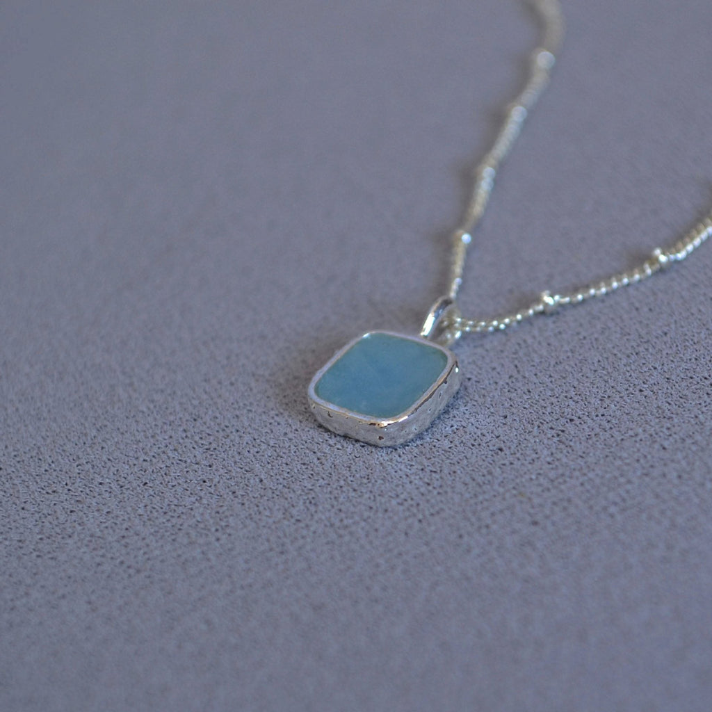 Romantic Silver Necklace for Special Moments