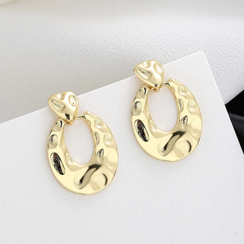 Romantic Gold Earring for Special Moments