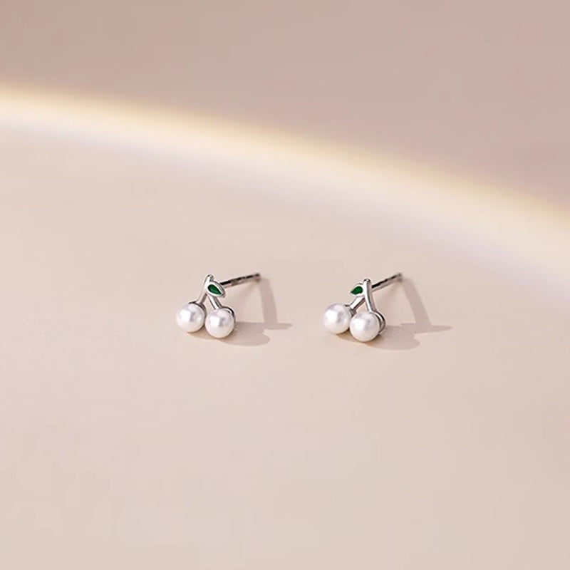 Romantic Pearl Earring for Special Moments