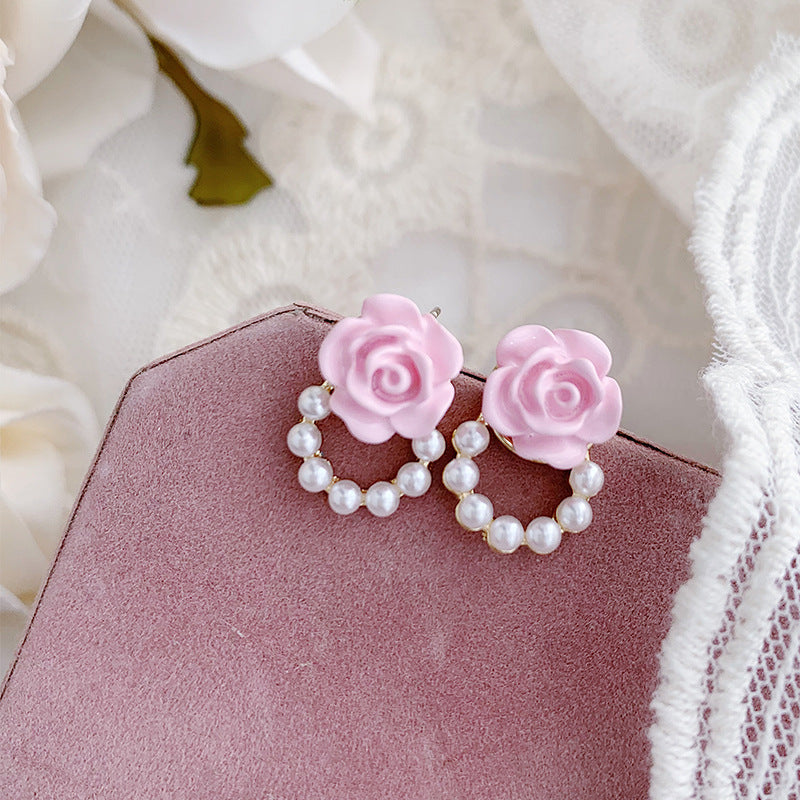 Classic Pearl Earring with Timeless Appeal