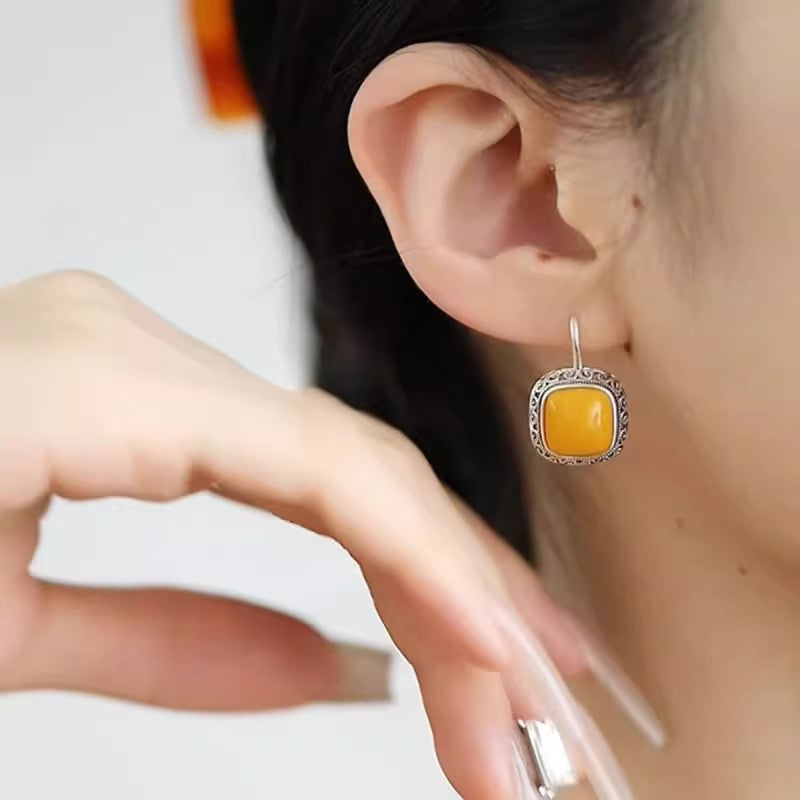 Charming Earring for Any Occasion