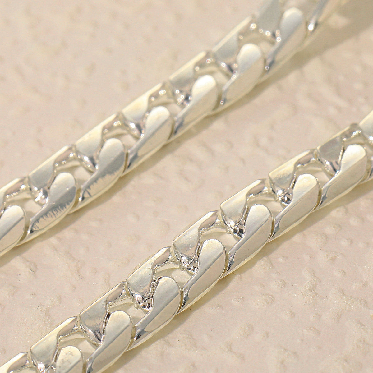 Stunning Necklace for Daily Wear