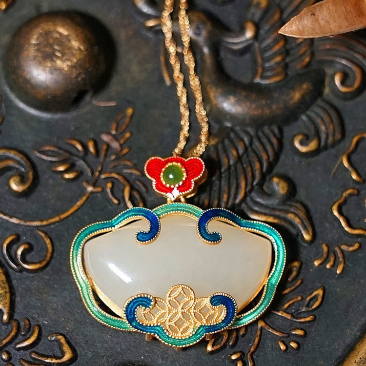 Romantic Silver Necklace for Special Moments