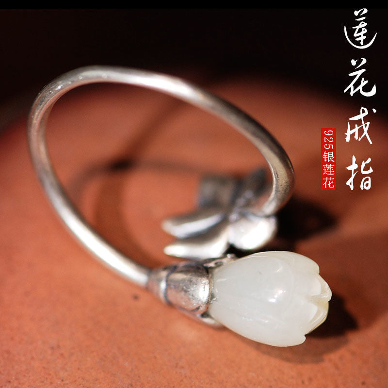 Classic Silver Ring with Timeless Appeal