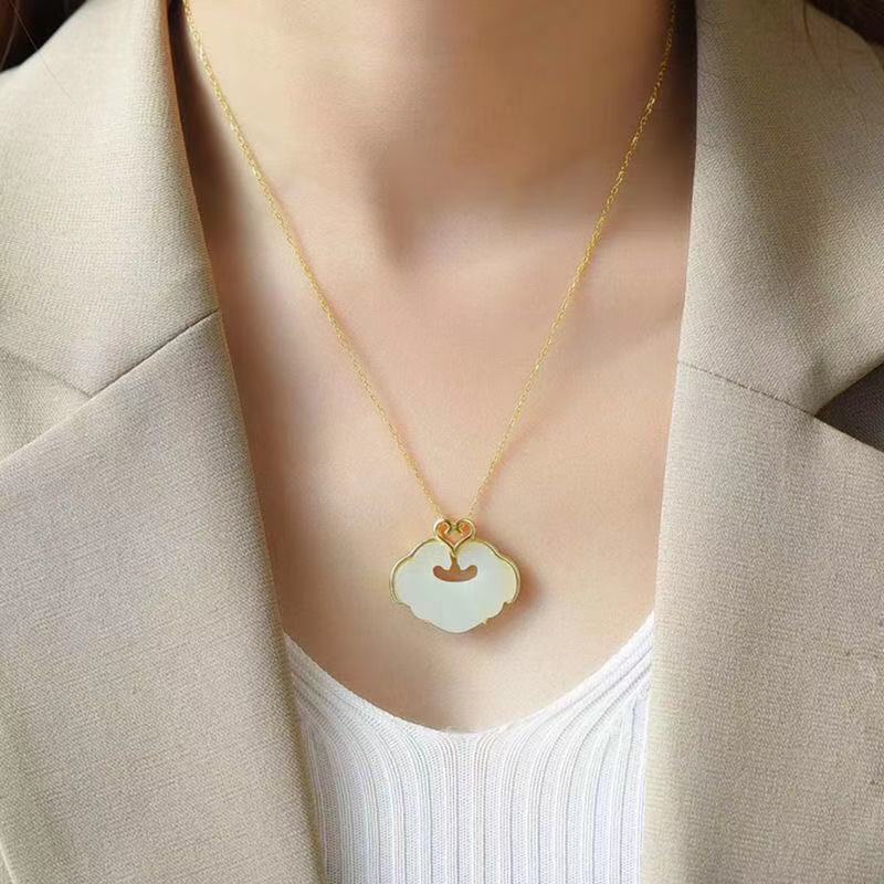 Charming Gold Necklace for Any Occasion