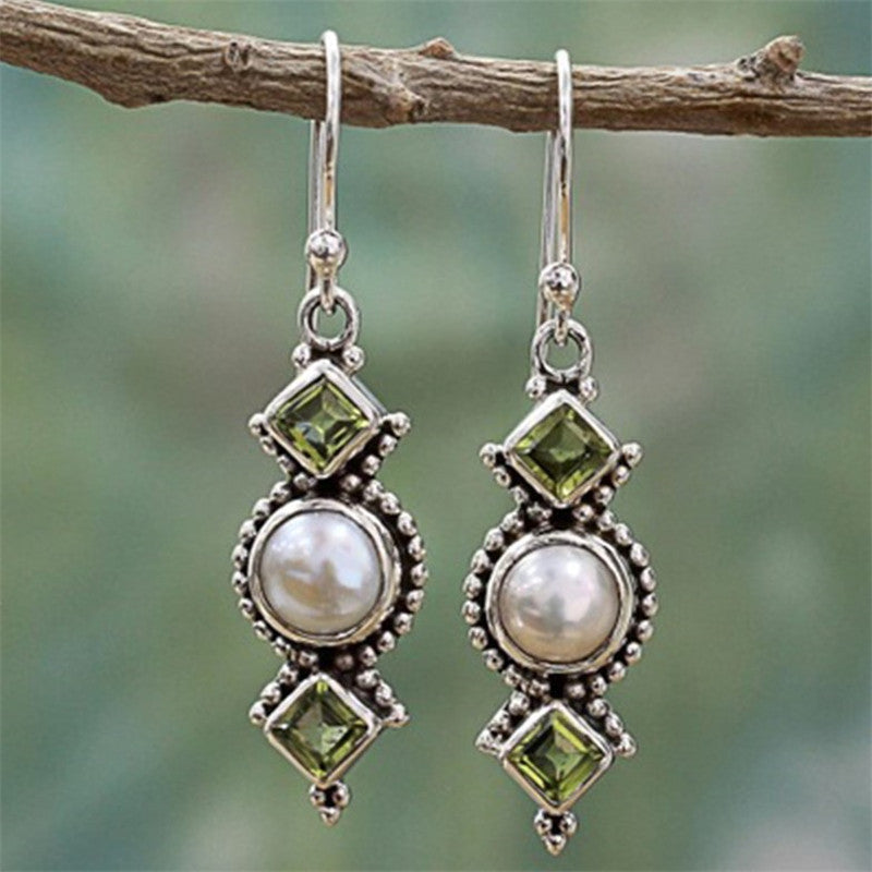Charming Silver Earring for Any Occasion