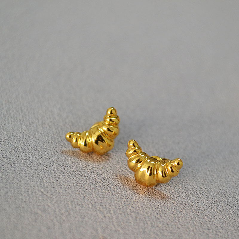 Stunning Gold Earring for Daily Wear