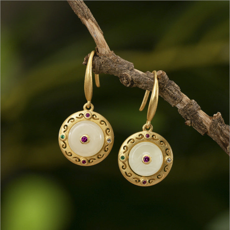 Charming Gold Earring for Any Occasion