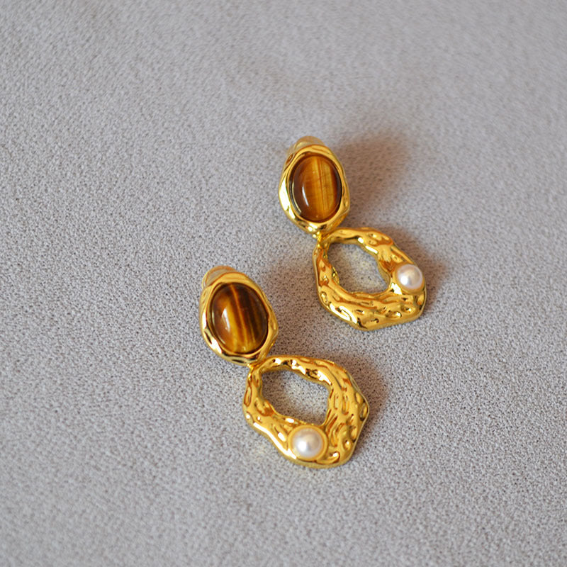 Beautiful Gold Earring with Unique Style