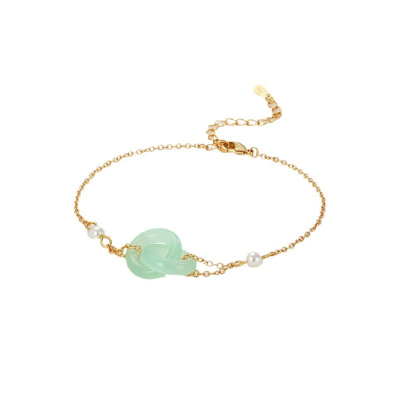 Classic Gold Bracelet with Timeless Appeal