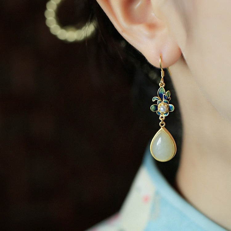 Classic Gold Set with Timeless Appeal
