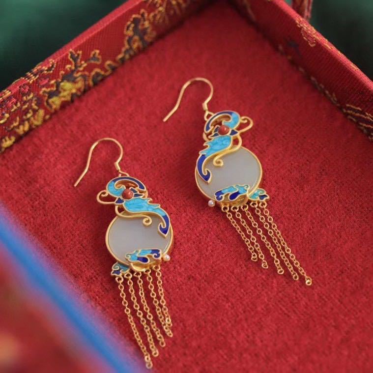 Beautiful Silver Earring with Unique Style